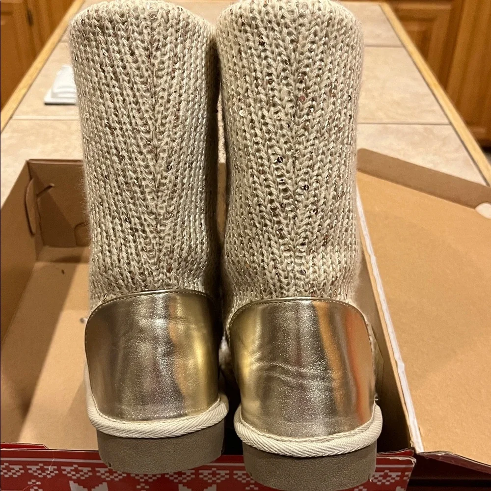 Arizona Jean Company Cream/Gold Sparkle Knit Women's Boots